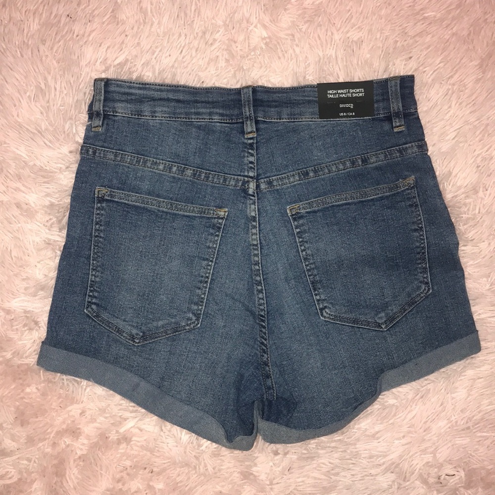 Light Wash High Waisted Denim Shorts - Picture 2 of 2